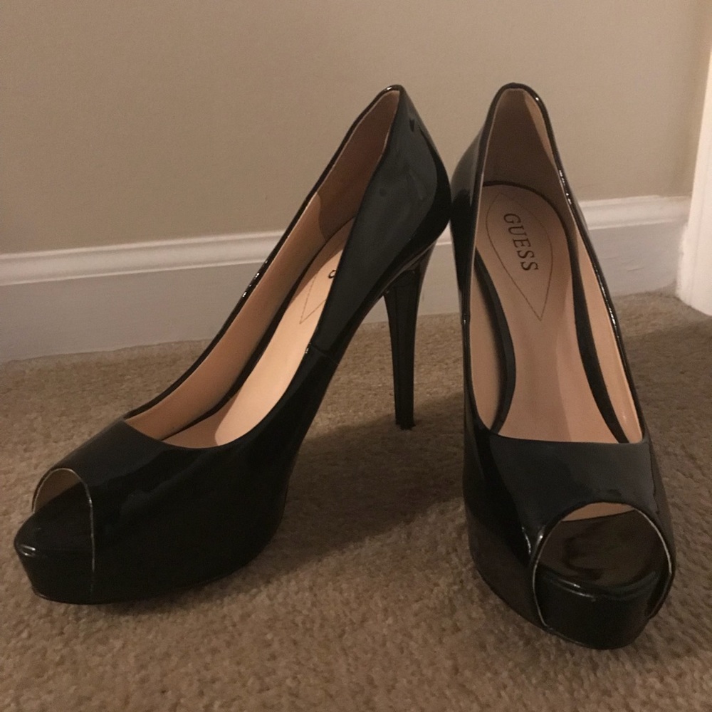 CLOSET CLEAR OUT! GUESS a Stiletto Peep Toe Heels